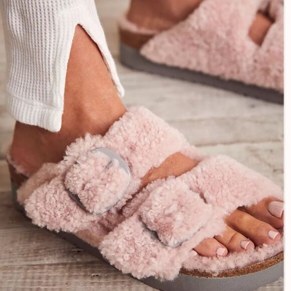 FREE PEOPLE Birkenstock Papillio
Arizona Teddy Shearling Sandals - Picture 1 of 9